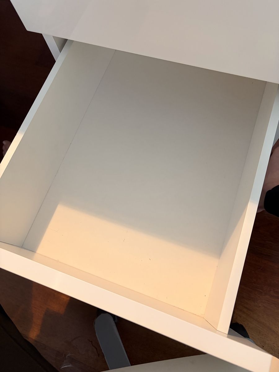 Ikea Scrivanie: Ikea Schreibtisch in weiss  – Usato da Thalwil venduto da j_meyer 8
