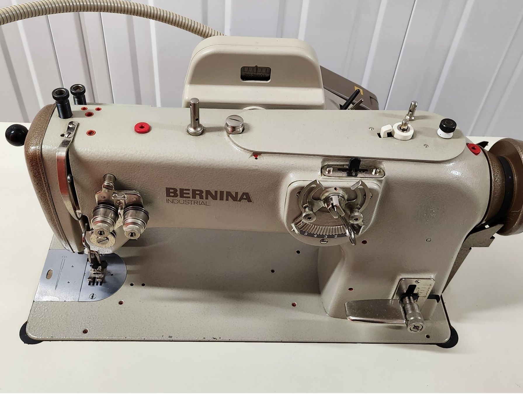 Bernina Nähmaschinen: Industrienähmaschine Bernina 217 – Gebraucht aus Rheinfelden von  5