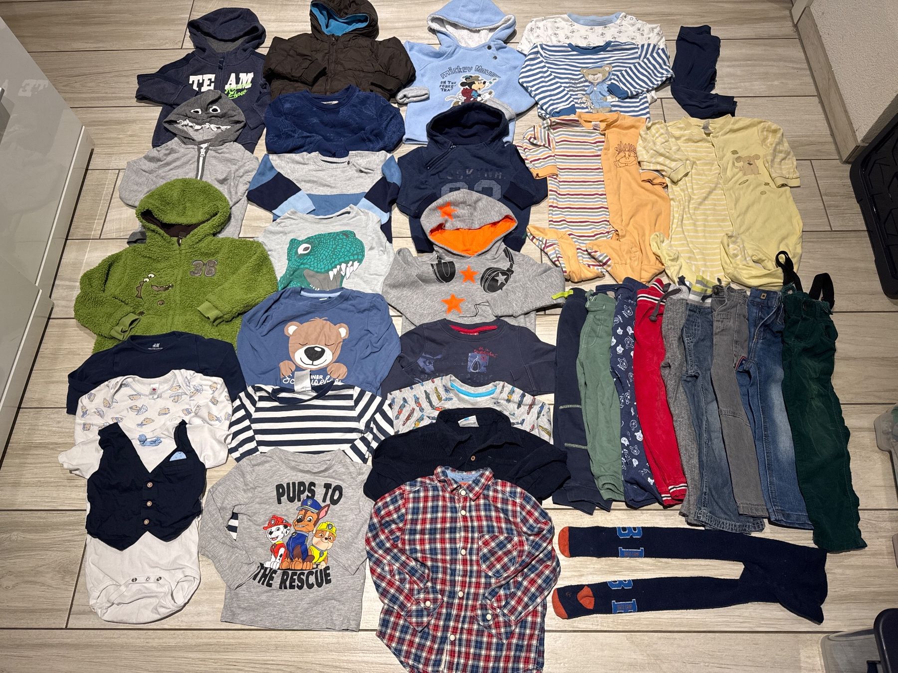 Lotti & Set di vestiti: Jungen Winter Kleider Set Gr 92, 35 teilig – Usato da Gelterkinden venduto da Familienferien