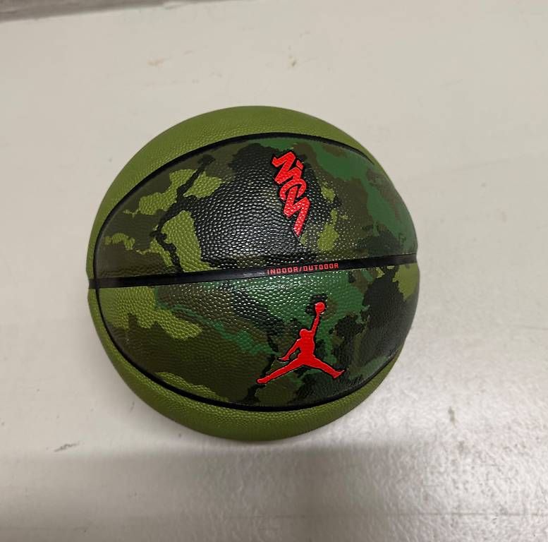 Palloni: Ballon de basket Jordan – Nuovo (secondo la descrizione) da Sion venduto da ENKLR