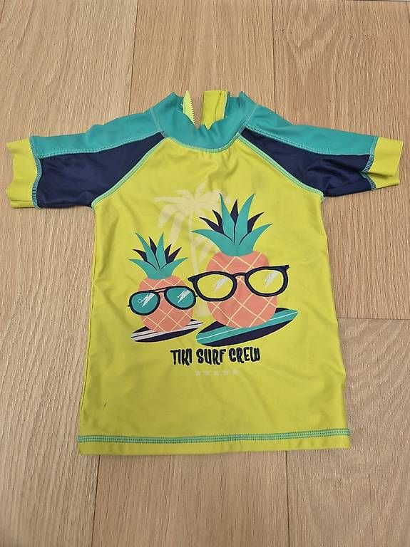Costumi da bagno: Schwimmshirt Grösse 110 – Usato da Oberrohrdorf venduto da Hoto