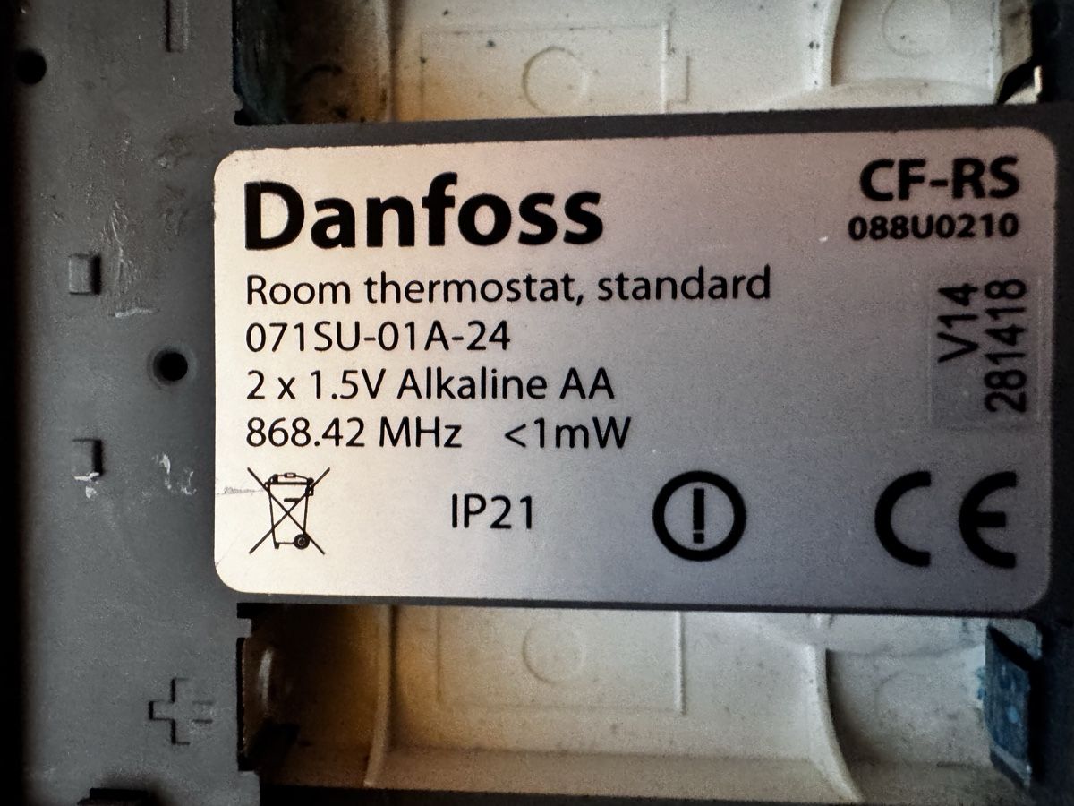 Danfoss Riscaldamento: Danfoss Master Controller CF-MC mit 5 Raumthermostaten CF-RS – Usato da Gampel venduto da Freedombmx 2