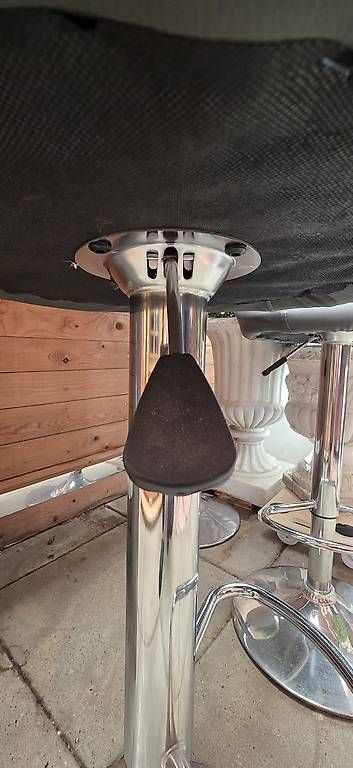 Tischset: Bar, Gartenmöbel, mit 4 Stühlen – Gebraucht aus Kaufdorf von Nati-Nati 2