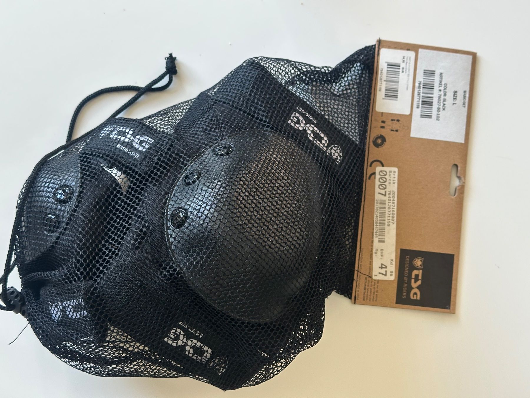 Schutz & Schoner: TSG Protektoren Set Basic schwarz Grösse L gebraucht – Neu und originalverpackt aus Zürich von thewalkingdad