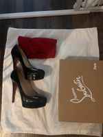 Christian Louboutin Lack Pumps, Schwarz, Gr. 40, Top!