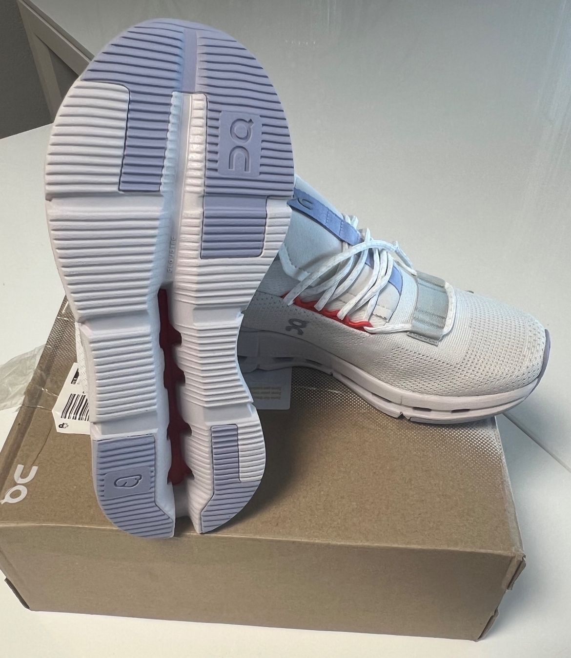 Scarpe da donna: On Cloudnova Sneaker, Weiss, Grösse 36, Neuwertig! – Nuovo e nell'imballaggio originale da Bachenbülach venduto da fed_w8x9 2