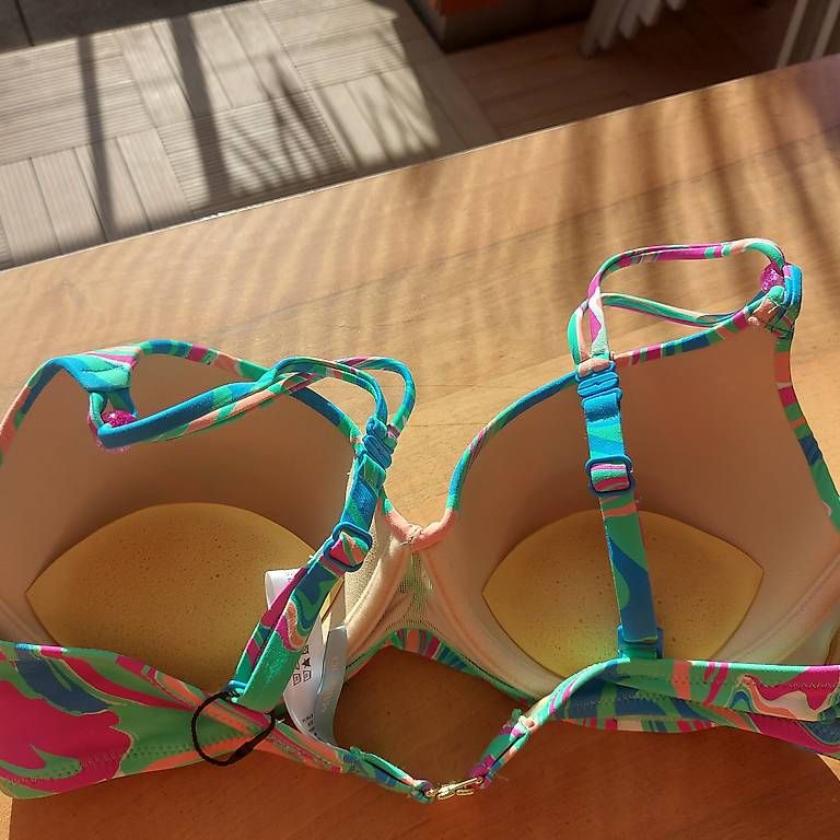 Badekleider & Bikinis: Marie Jo Bikini BH Oberteil Gr. 75 C Neu – Gebraucht aus Rotkreuz von MASI17 2
