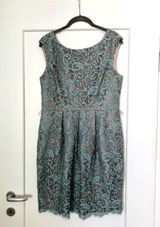 Elegantes Spitzenkleid, Grösse 38.