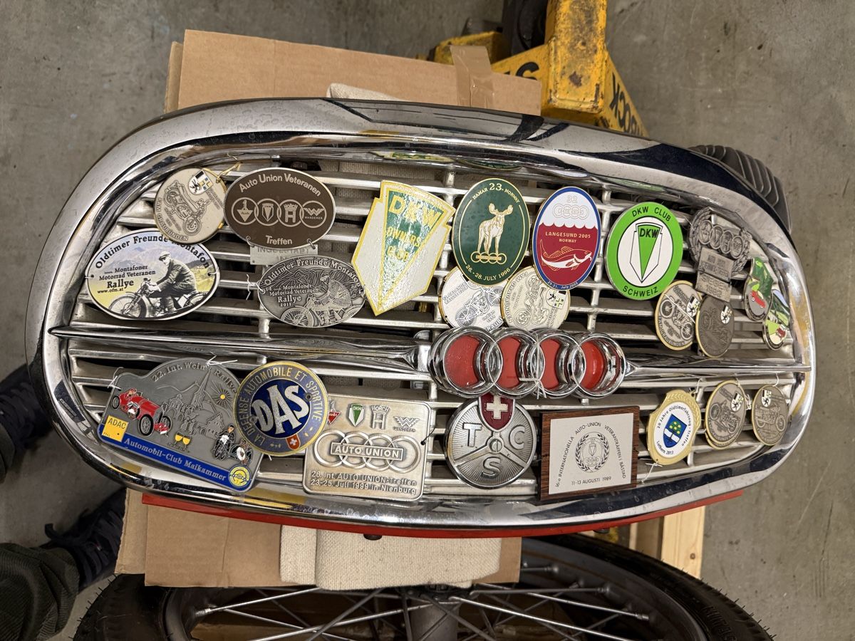 DKW Alle Autoersatzteile: Superbe calandre originale pour DKW Auto-Union Audi + badges – Gebraucht aus Cossonay-Ville von Jeromek