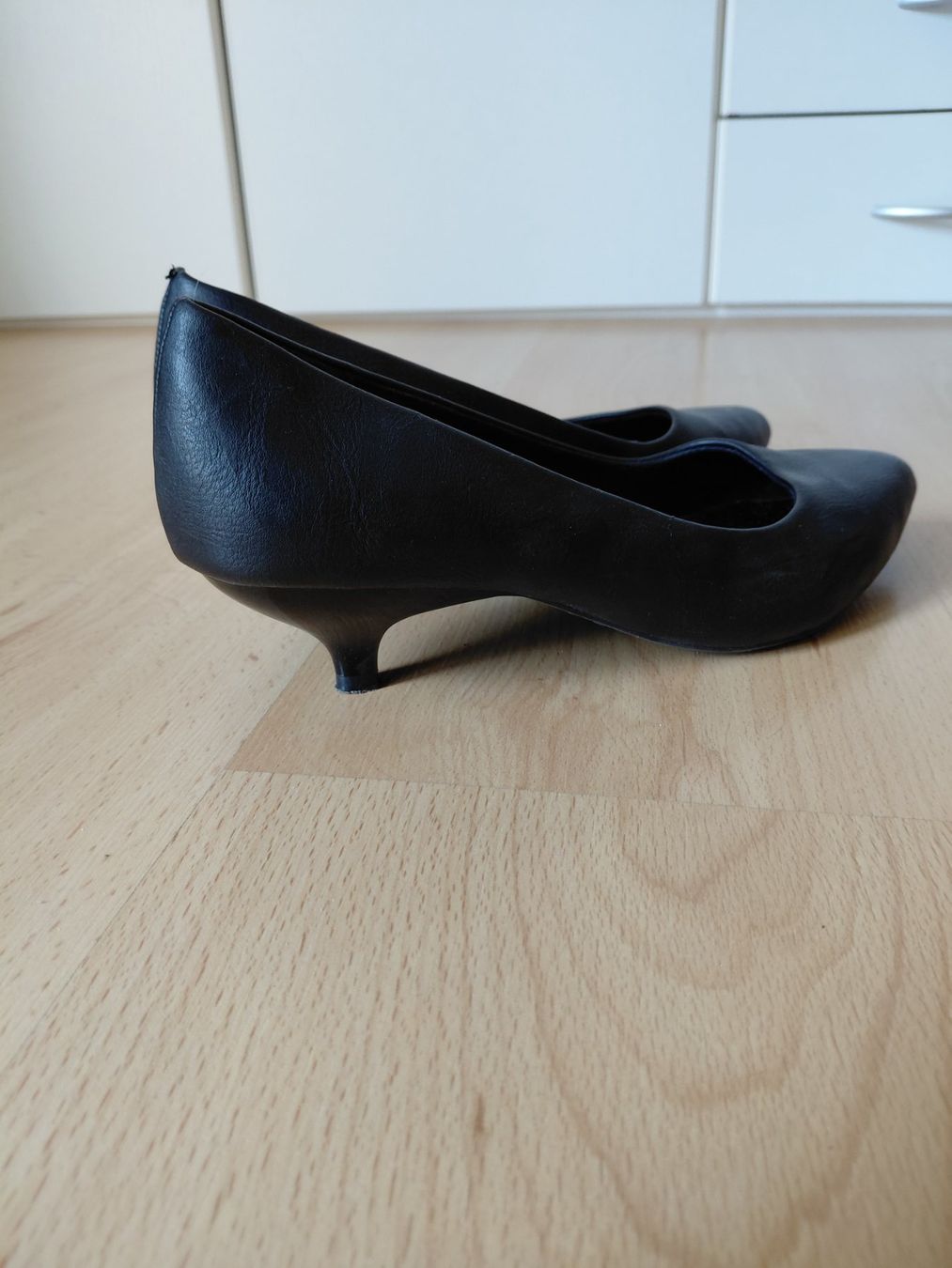 Scarpe da donna: Schwarze Pumps Gr. 38 mit kleinem Absatz – Usato da Seftigen venduto da man_tr96 1