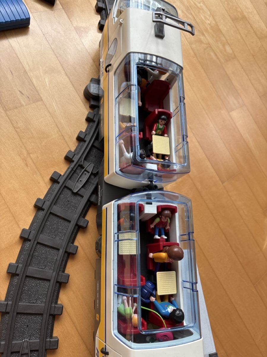 Playmobil Spielzeuge: Playmobilzug mit Licht 4011 – Gebraucht aus Unterentfelden von Lavach 3