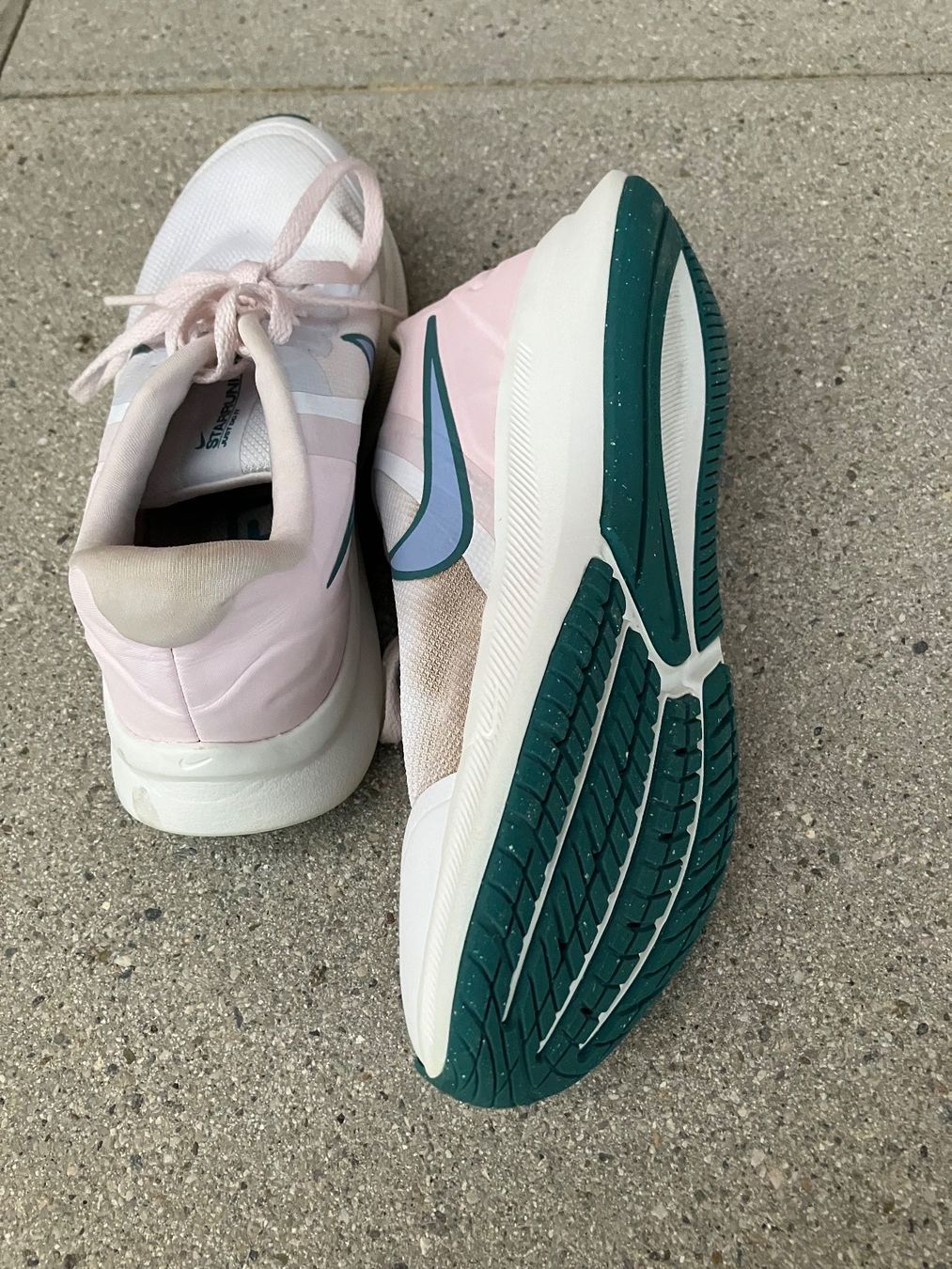 Nike Scarpe per ragazze: Kinderschuh Nike Grösse 37.5 – Usato da Wichtrach venduto da mryter01