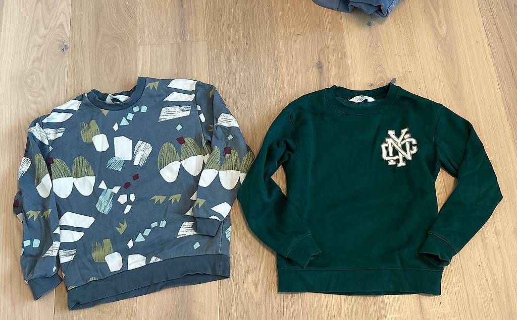 Pulls et sweat-shirts: 2x Pullover H&M 134/140 – D'occasion à Männedorf par Brunei03