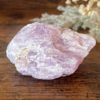 ✲ Kunzit Rohstein ✲ 116g / 63mm UV aktiv Kunzite Raw
