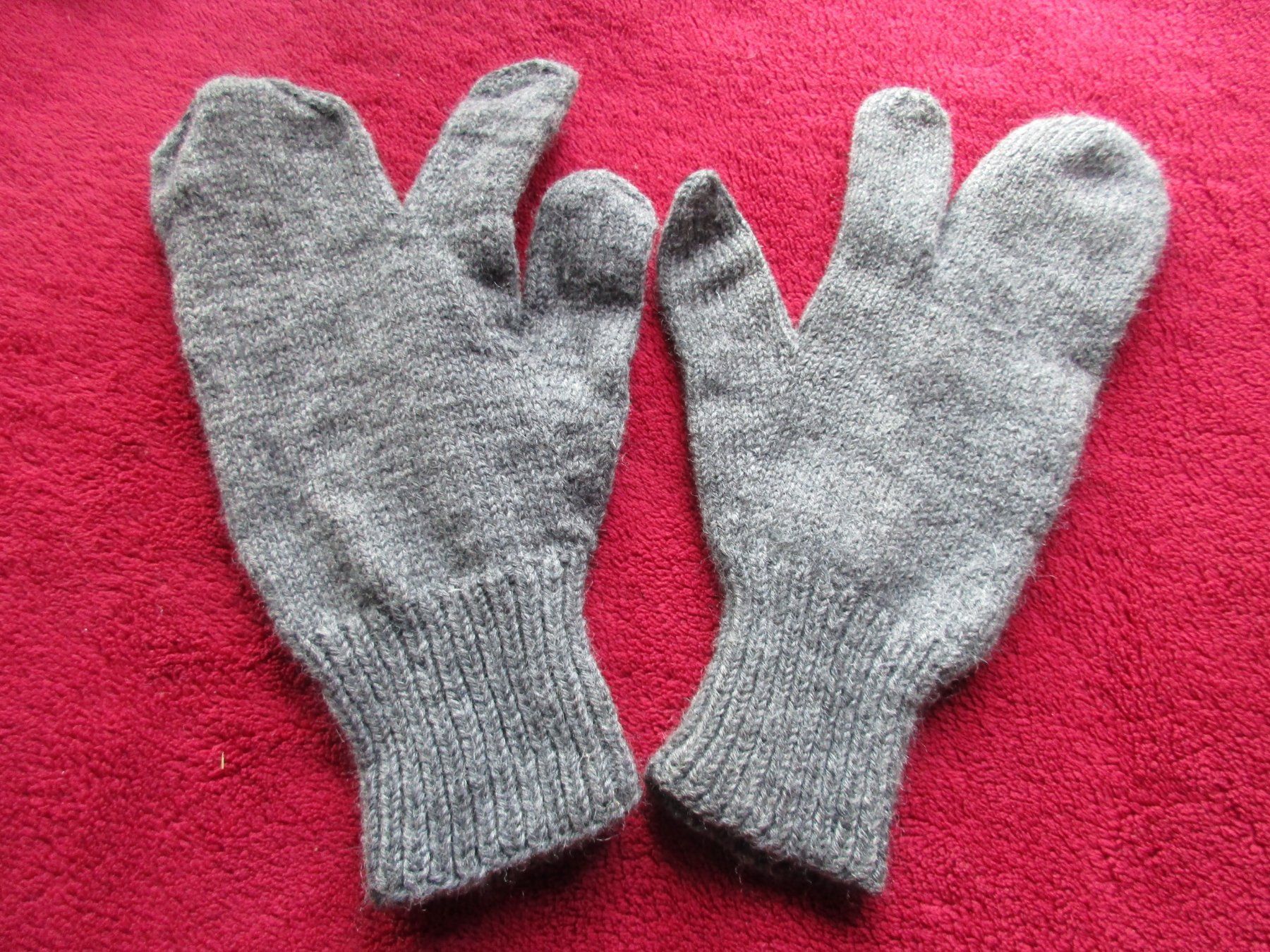 Armée suisse Armes blanches: Handschuhe (C) – D'occasion à Bowil par vifi01 1