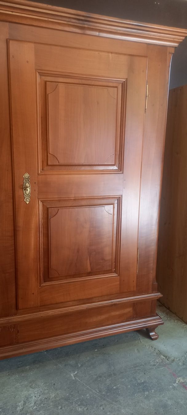Armadi: Schrank Biedermeier 1830 – Usato da Wöschnau venduto da Neuchel 1