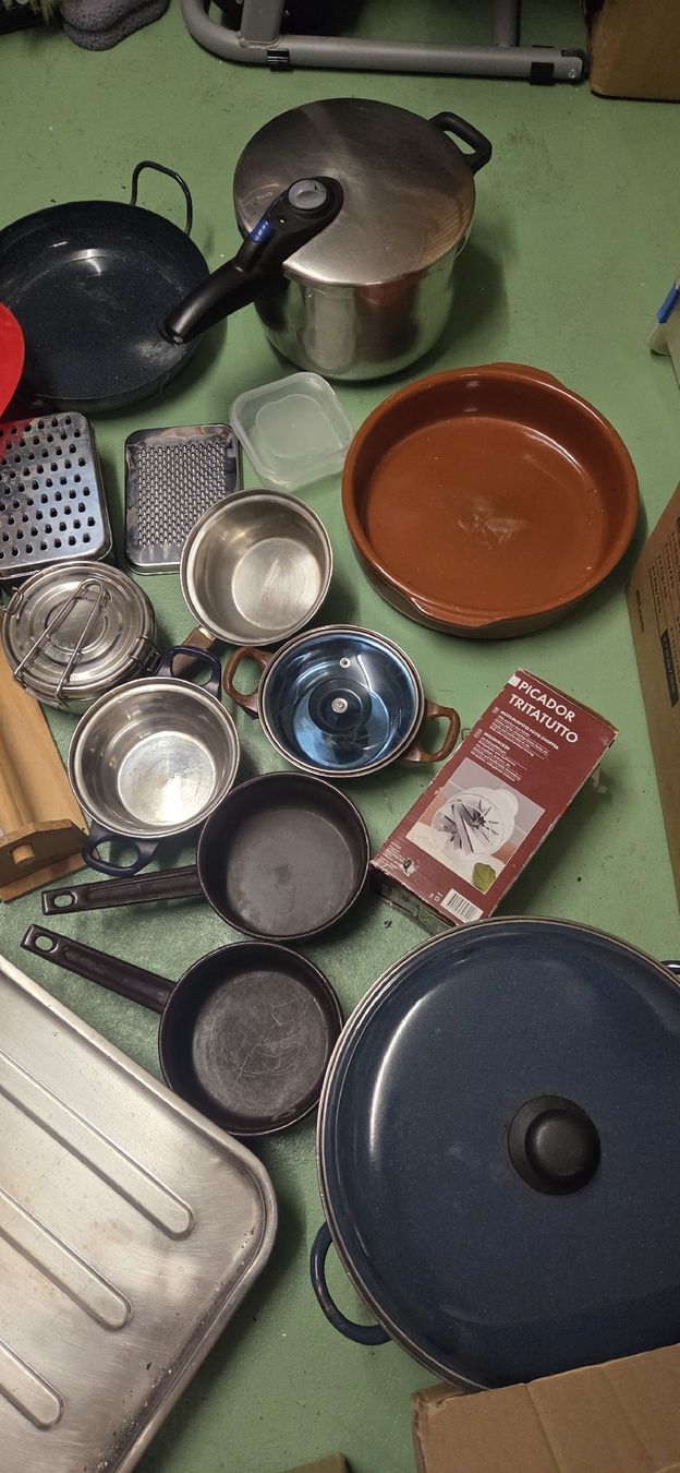 Elettrodomestici da cucina: Grosses Set aus Küchenutensilien!!!!!!! – Usato da Schöfflisdorf venduto da CrRG21 4