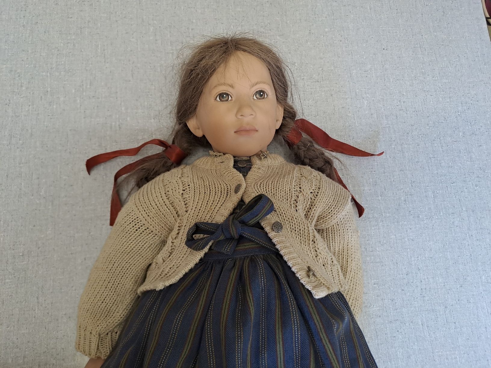Sigikid Puppen: Sigikid Puppe 56 cm – Gebraucht aus Uznach von Walaylatiere