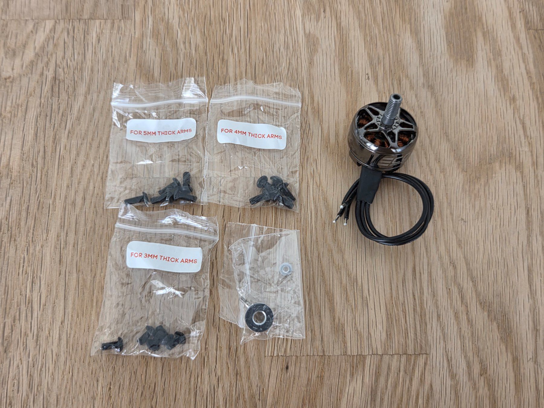 Motoren: Emax ECO II Series 2207 1700KV – Neu (gemäss Beschreibung) aus Rotkreuz von vabu33