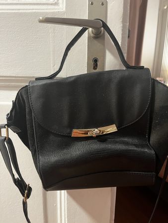 Schwarze Handtasche