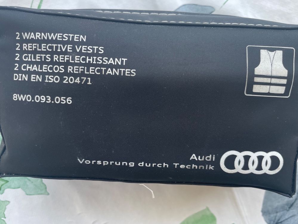 Gilet Salvavita Alta Visibilità Audi Original 8X0 093 056 – Sicurezza Auto - 2