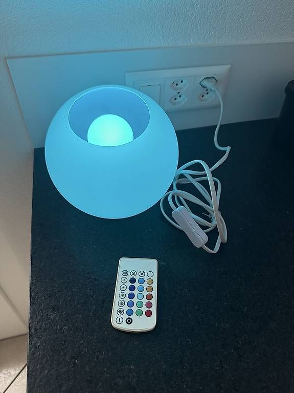 Lampade: Tischlampe mehrfarbig steuerbar – Usato da Zeiningen venduto da danilo50
