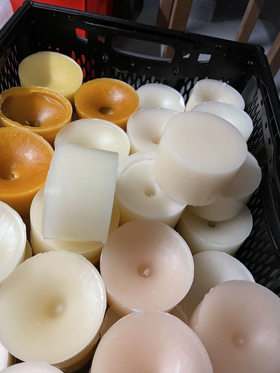 Candele: Bienenwachs Altwachs – Usato da Lüsslingen venduto da eehm