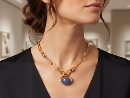 Collier Pomellato Luna en Or Rose avec Calcédoine cabochon.