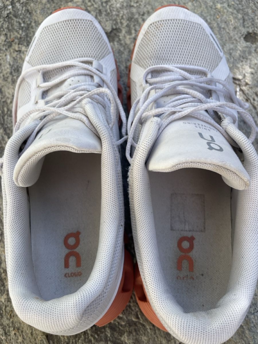 On Scarpe da donna: On Running Cloud Schuhe weiss orangeGrösse 38 – Usato da Zürich venduto da NutzD 1