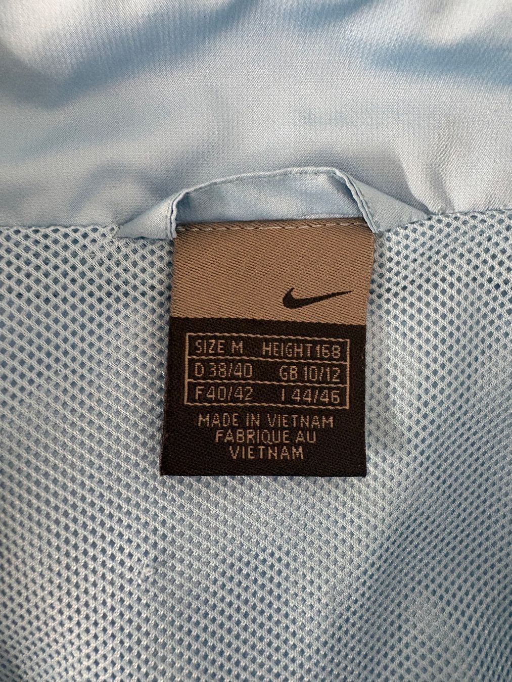 Nike Giacche: Nike Jacke, hellblau Gr. M Trainingsjacke Mesh – Nuovo (secondo la descrizione) da Regensdorf venduto da secondchancefashion 4
