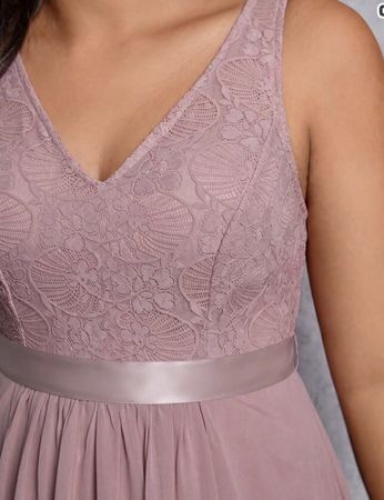 Festliches, langes Kleid in Altrosa mit Spitze, Grösse XXL