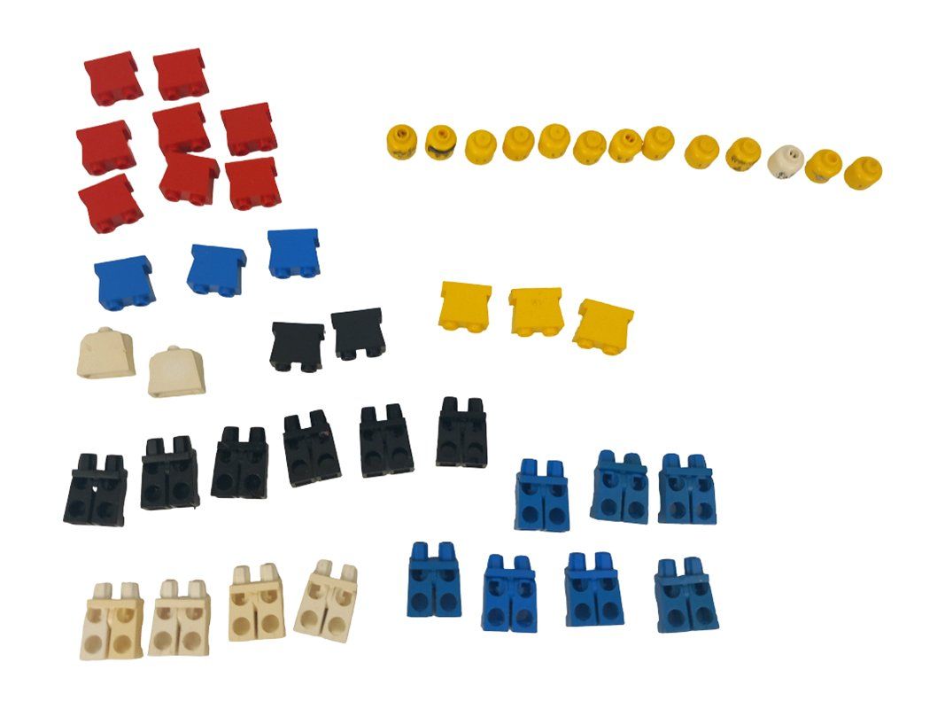 Lego Giocattoli: LEGO Beine, Köpfe und 2 Oberkörper – Usato da Hünenberg venduto da Restwert_Zug 5
