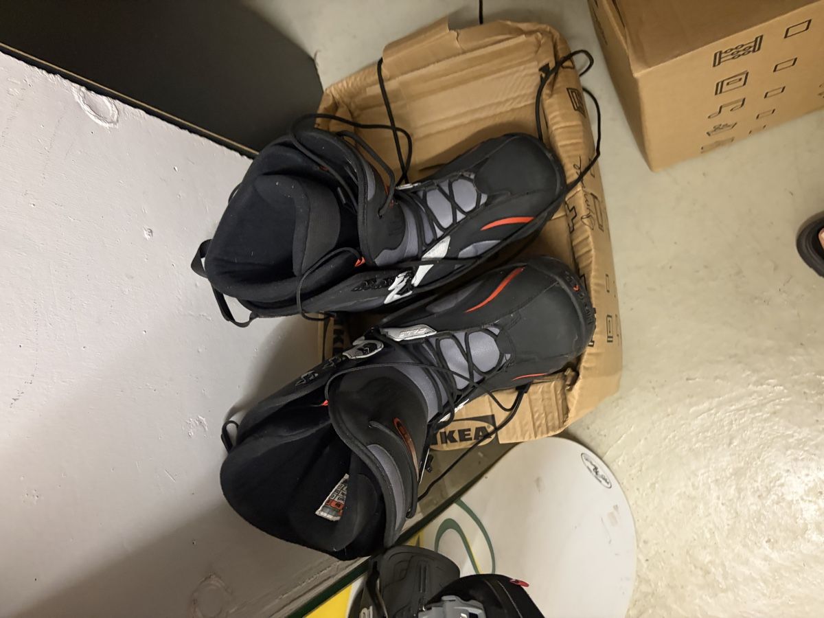 Board: Snowboard Burton Custom avec chaussures  – Usato da Pully venduto da ari_78pk 5