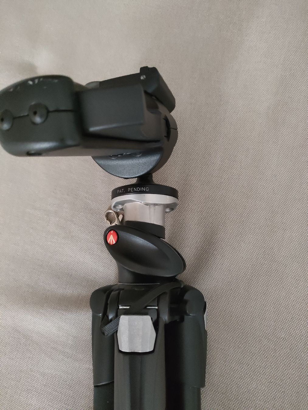 Manfrotto Stative & Köpfe: Kamera Stativ Manfrotto 055XPROB – Gebraucht aus Bern von Lidia.5 2