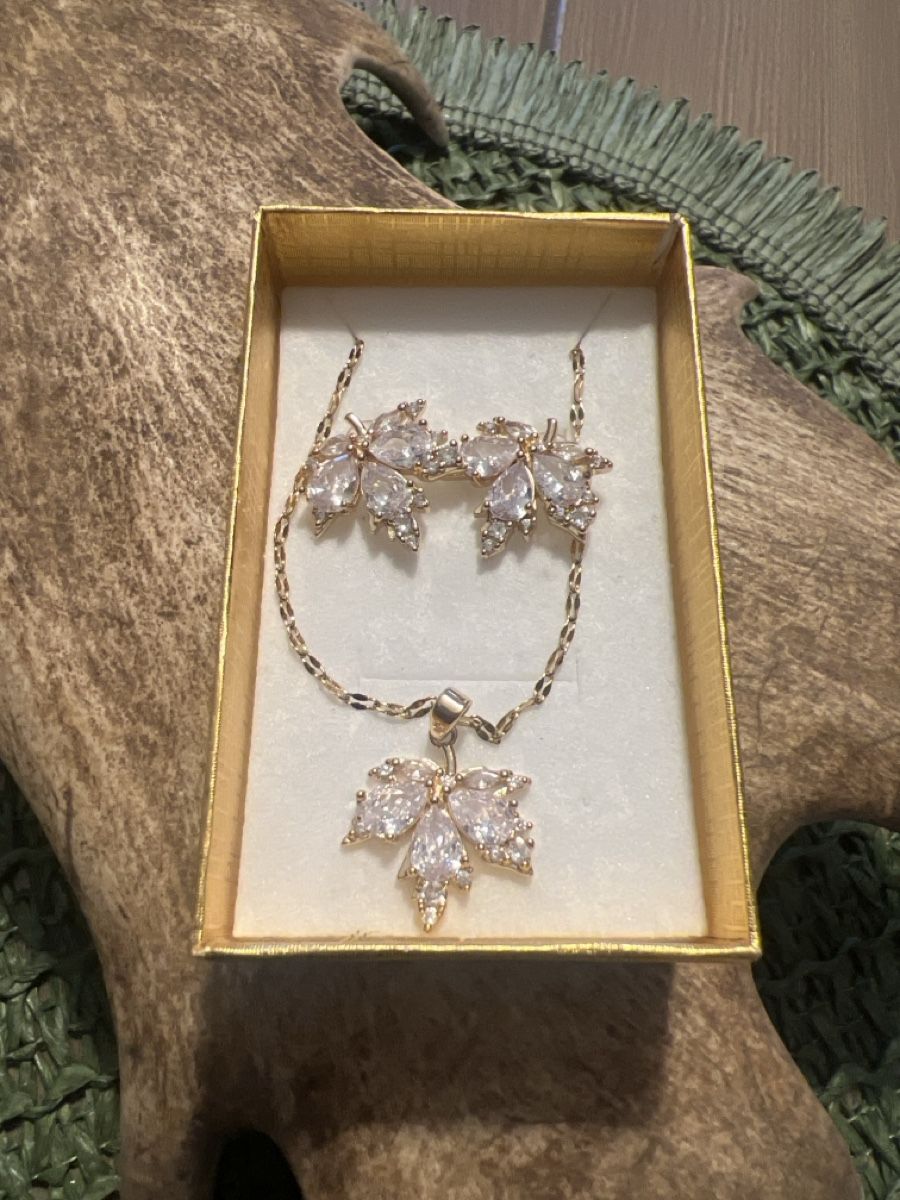 Autres bijoux: Schönes Schmuck Set NEU – Neuf avec emballage d'origine à Seon par Sunny-Schmuck78