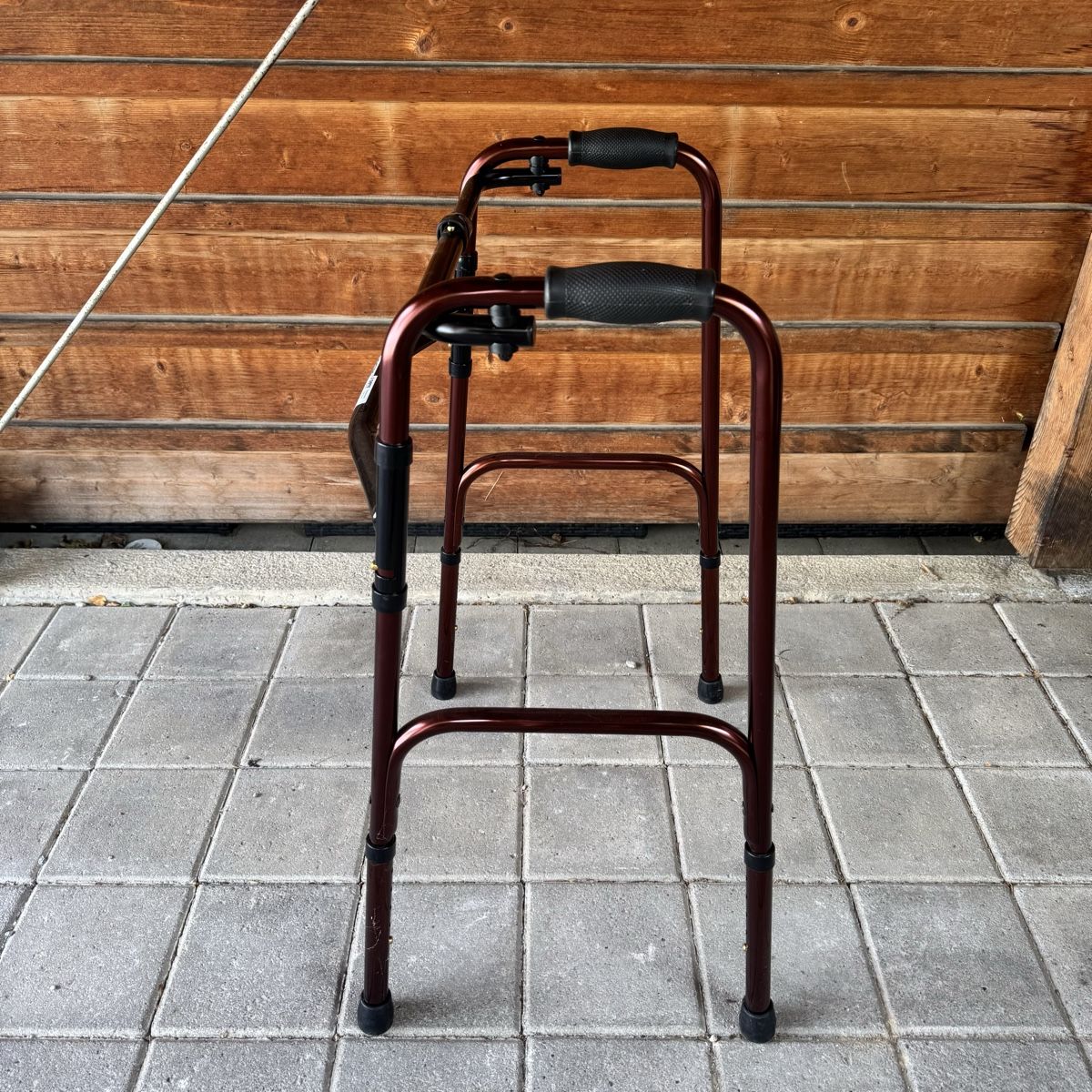 Aides à la marche: Gehhilfe – D'occasion à Pfäffikon ZH par Laura.K 1