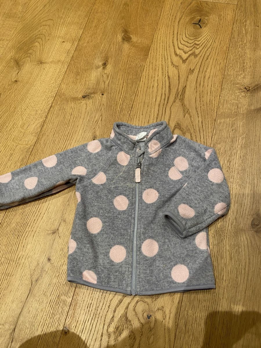 H&M Jacken & Mäntel: Fleecejacke mit Pünktli, Grösse 68 – Gebraucht aus Hohentannen von Hawaii29