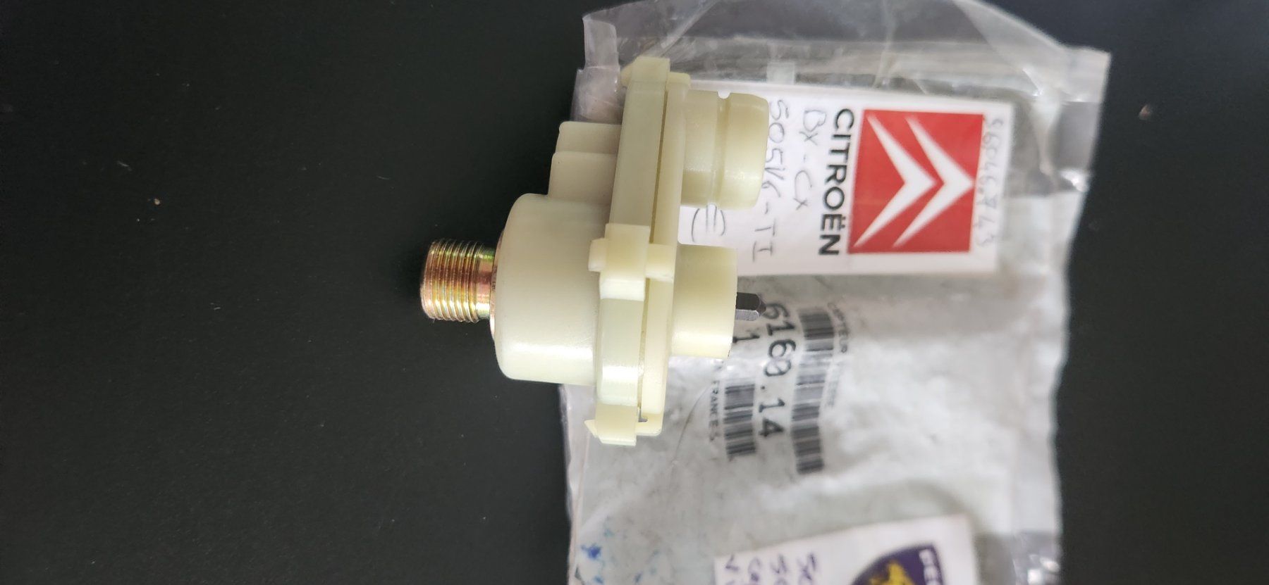 Citroën Alle Autoersatzteile: Citroën CX / BX 6160.14 Geschwindigkeitssensor 96046743 – Neu (gemäss Beschreibung) aus Muttenz von dsboy 2