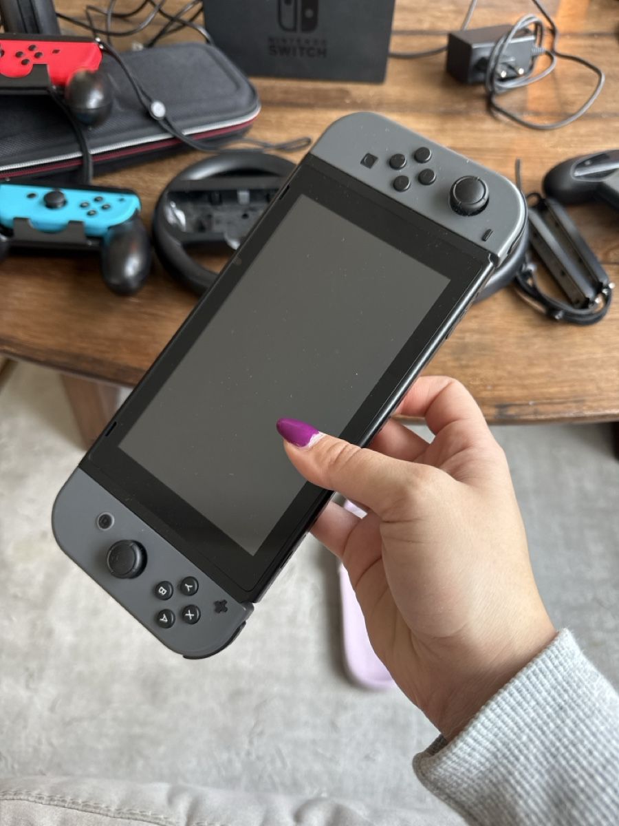 Nintendo Konsolen: Nintendo Switch (full set) – Gebraucht aus Kilchberg ZH von que_7ygv 1