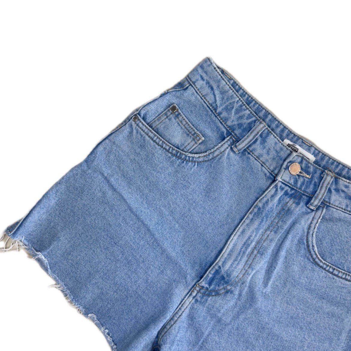 Zara Hosen: Zara Denim Shorts – Gebraucht aus St. Gallen von look-twice 1