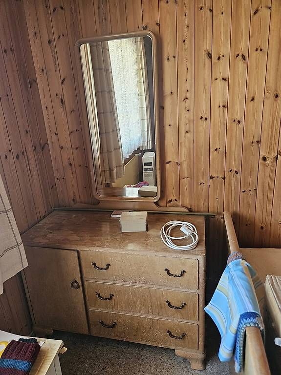Commodes: Komode mit Spiegel  – D'occasion à Degersheim par jakschw