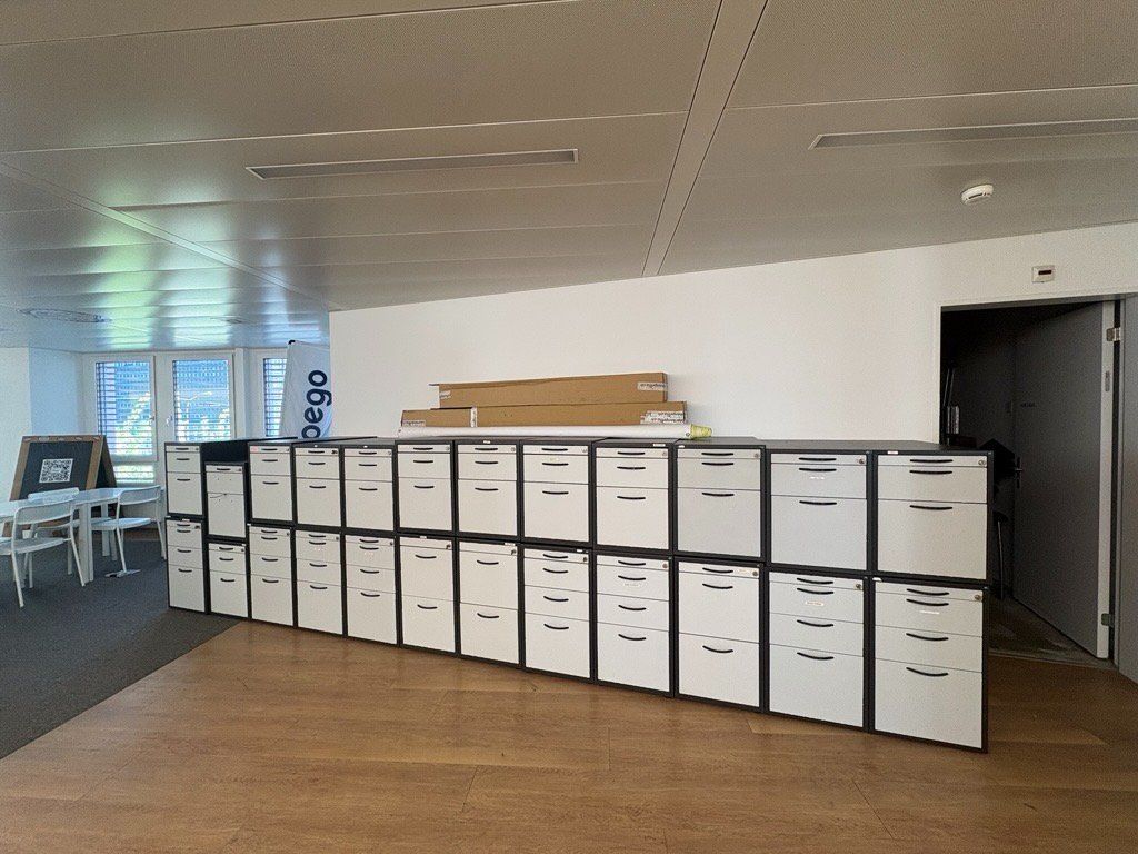 Elan Eléments de bureau: Elan Euroffice Standcontainer – D'occasion à Zürich par sat_b7g7 5