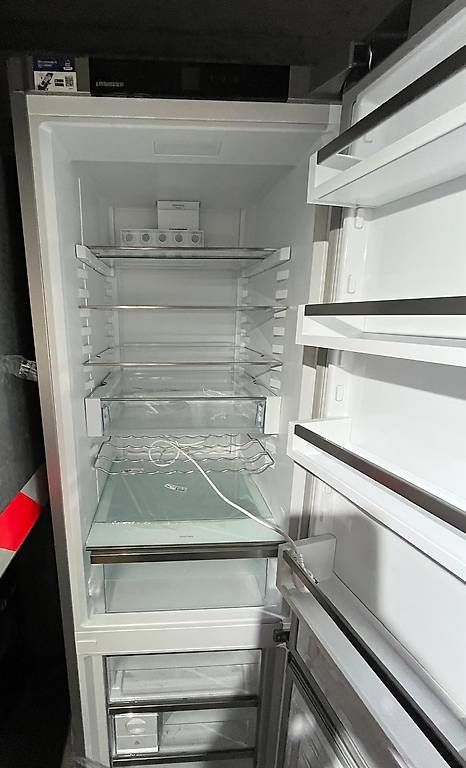 Réfrigérateurs: Frigo-congelateur  – D'occasion à Saillon par lalydess 2