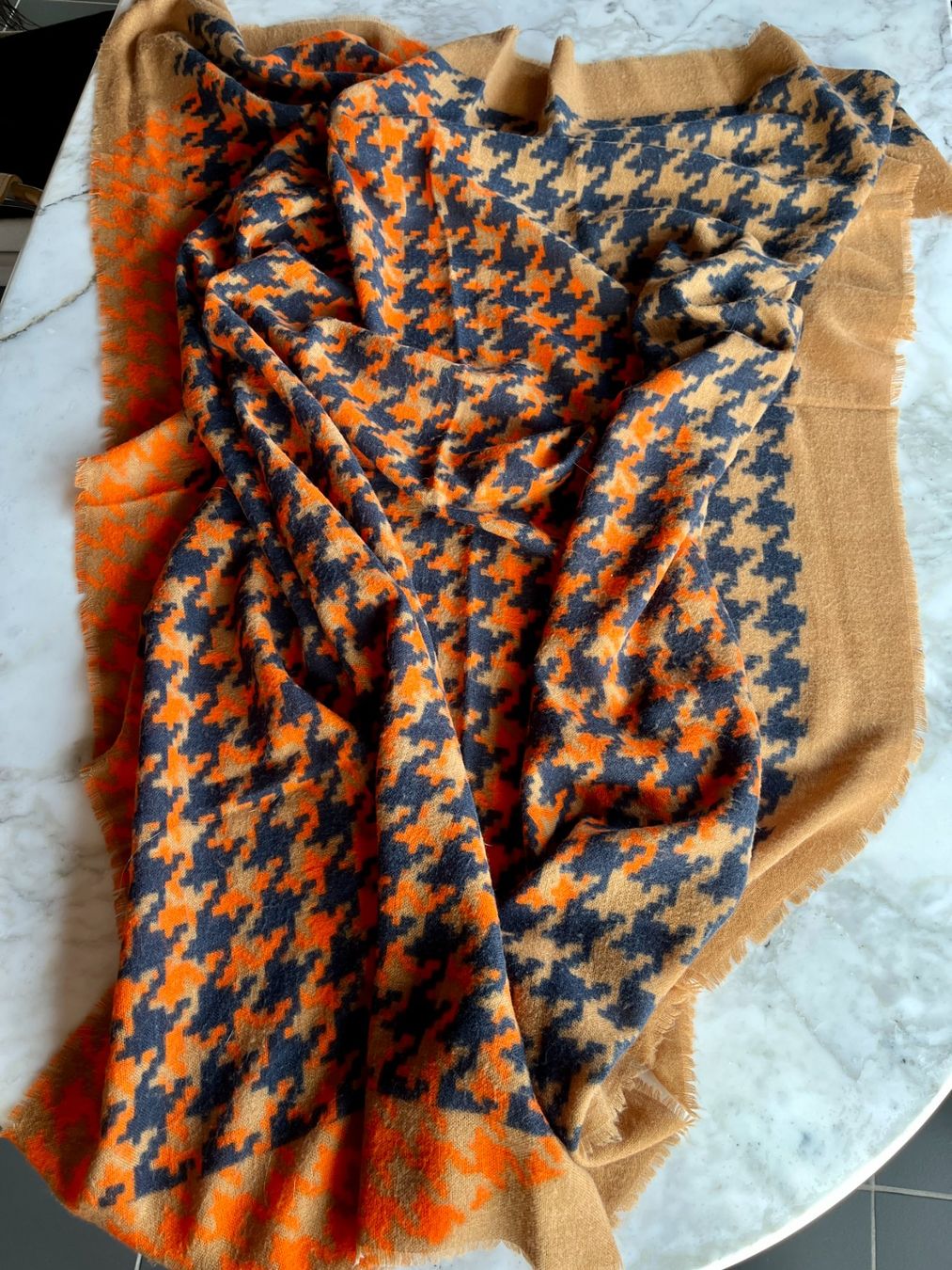 Foulard & Sciarpe: Schal, Galeries Lafayette – Usato da Bern venduto da cubus01 4