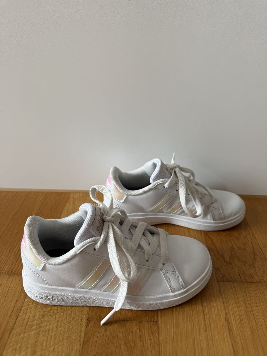 Adidas Scarpe per ragazze: Adidas Turnschuhe gr. 29 NEU – Nuovo (secondo la descrizione) da Seuzach venduto da Eve87