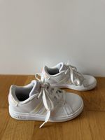 Adidas Turnschuhe gr. 29 NEU