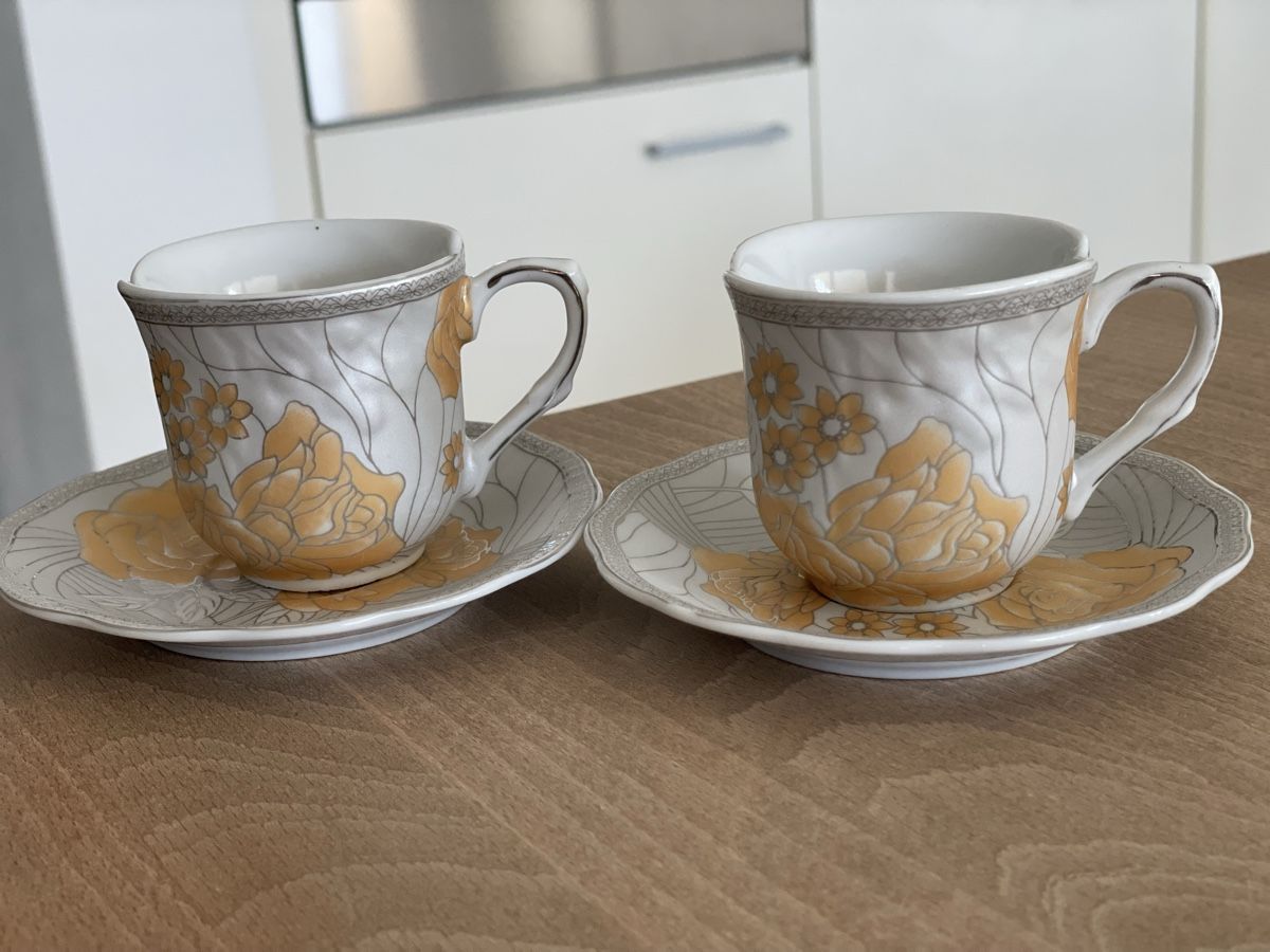 Set di piatti: Set aus 6 Espressotassen & Unterteller – Usato da Herisau venduto da Daisy8613
