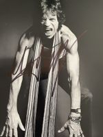 MICK JAGGER - ( ROLLING STONES ) handsigniert Grossfoto, COA