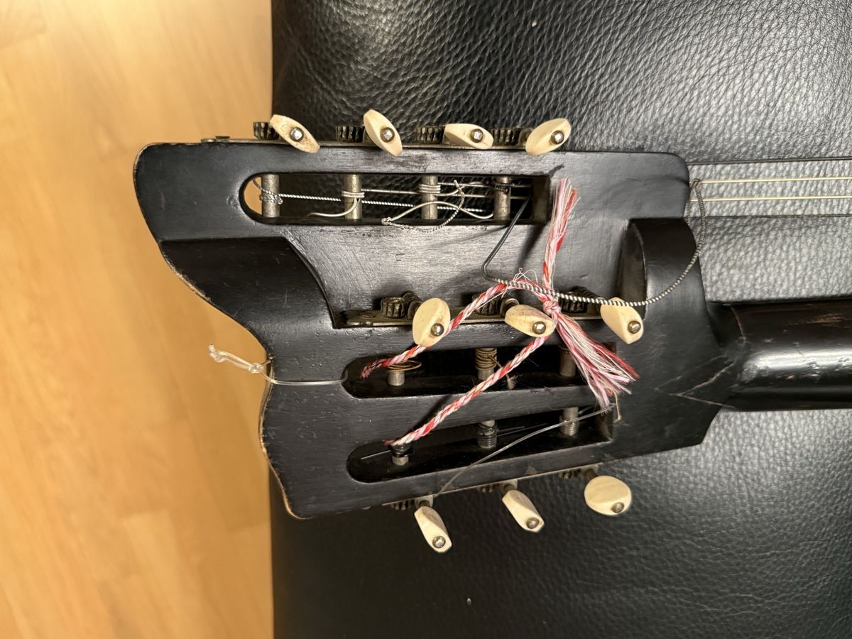 Strumenti musicali: Antike Gitarre der Marke Max Amberger – Usato da Goldach venduto da Donpancho 8
