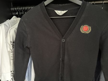 Schwarze H&M Strickjacke, Gr. 122/128, Top Zustand!